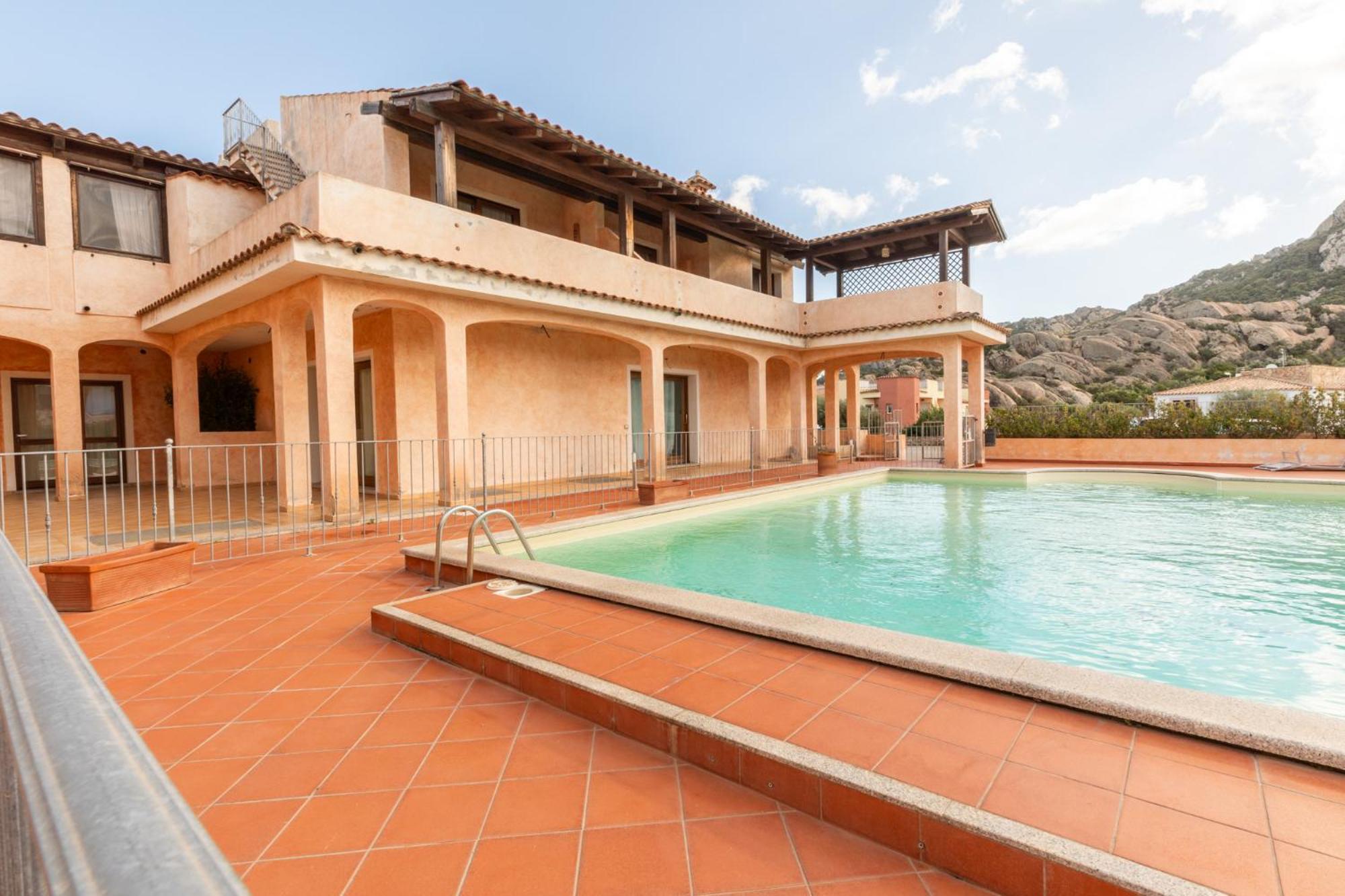 Nuovi Appartamenti Tri E Bilocali In Residence Con Piscina A Porto Cervo 800Mt Mare Liscia di Vacca Kültér fotó